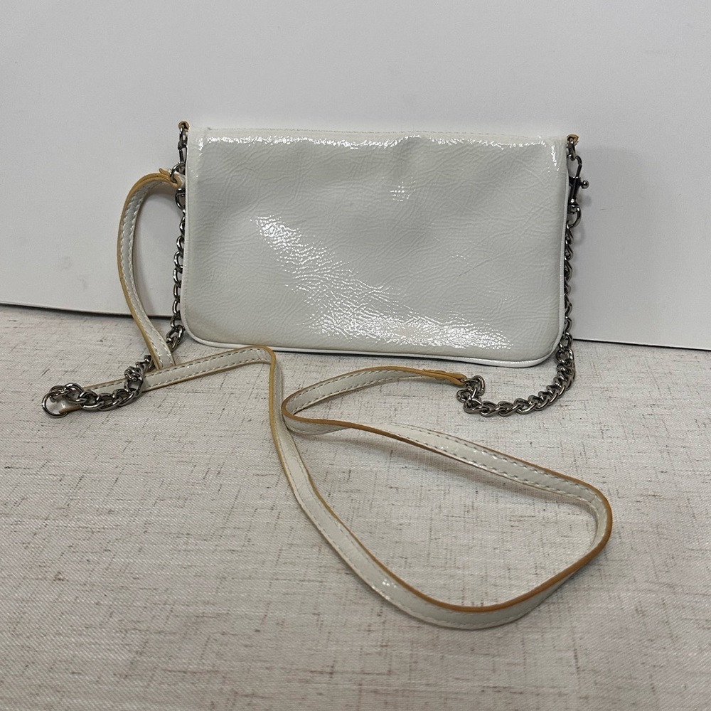 🤍 Small White Crossbody Bag with Chain Strap – Pre-Loved